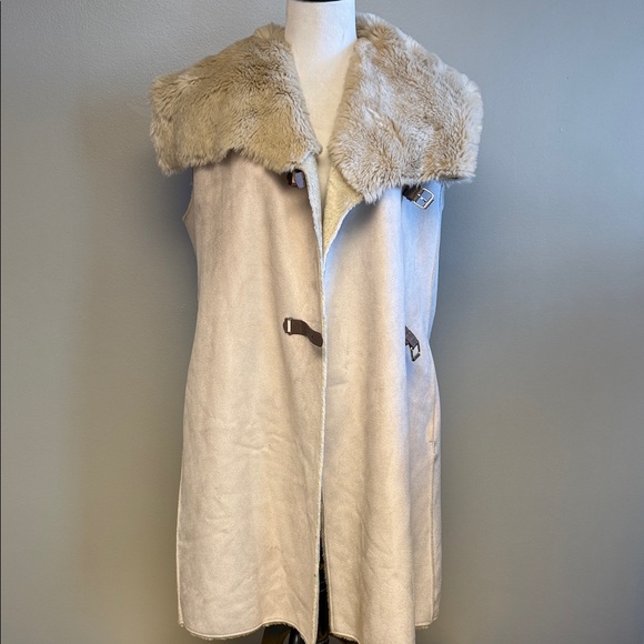 Calvin Klein Jackets & Blazers - Calvin Klein Faux Fur Shearling Vest Beige Open Front M